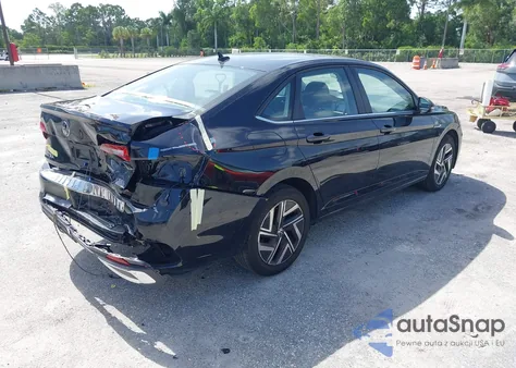 2022 Volkswagen Jetta 1.5T Sel z USA, uszkodzony, nr VIN 3VWGM7BUXNM010046